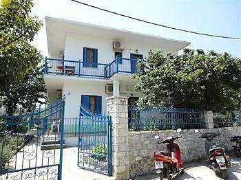 Yellow Stella شقة سكوبيلوس تاون